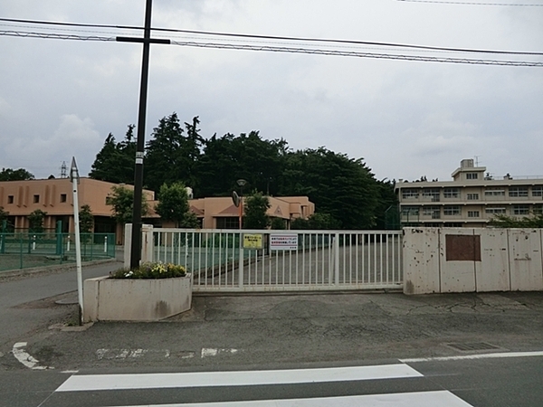 相模原市新築戸建パントリーリネン棚(相模原市立大野台小学校)