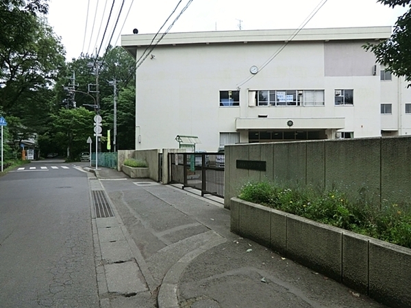 相模原市新築戸建パントリーリネン棚(相模原市立大野台中学校)