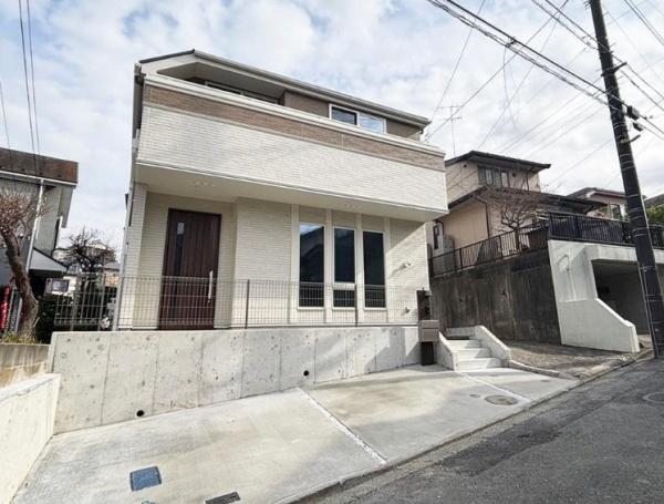 泉区新築戸建LDK19.8帖床暖房陽当たり◎