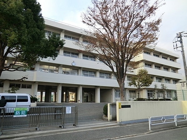 ロワレール日限山ファースト【駅歩3分ルーバル】(横浜市立丸山台中学校)