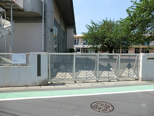 綾瀬市新築戸建納戸ロフト前面道路6ｍ以上(綾瀬幼稚園)