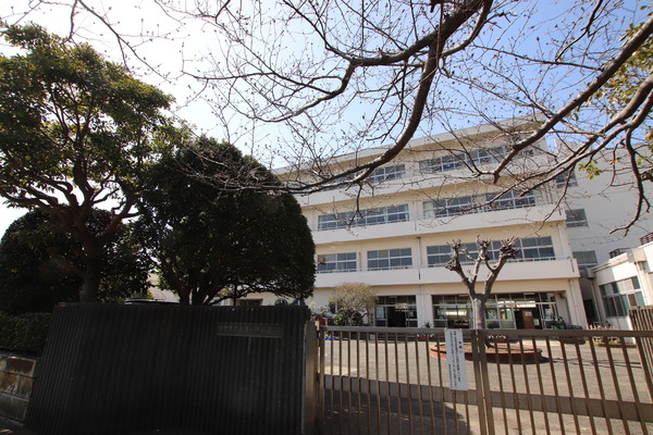 鎌倉市七里ガ浜東５丁目の中古一戸建て(鎌倉市立七里ガ浜小学校)