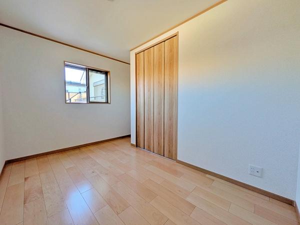 港南区新築戸建LDK18.8帖SIC床暖房日当り良好