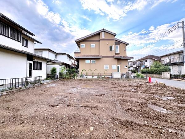 【1号棟】泉区新築戸建3台駐車可LDK22帖以上