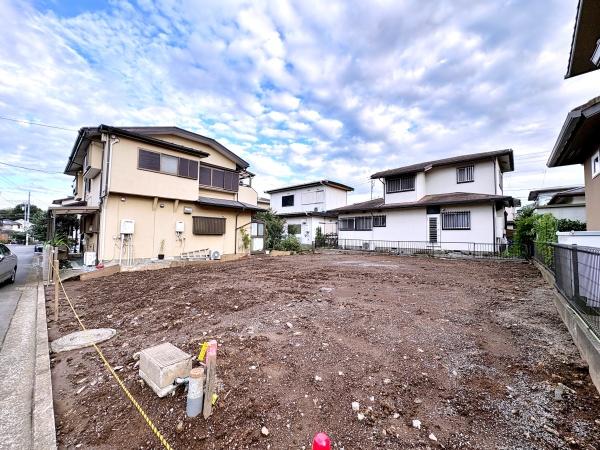【1号棟】泉区新築戸建3台駐車可LDK22帖以上