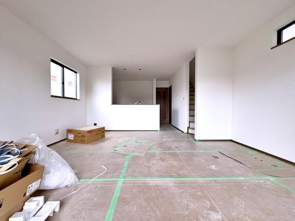 【A号棟】泉区新築戸建駐車2台全居室収納LDK18帖