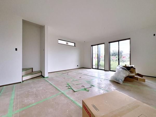 【A号棟】泉区新築戸建駐車2台全居室収納LDK18帖