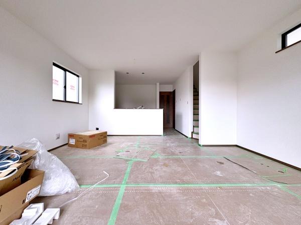 【A号棟】泉区新築戸建駐車2台全居室収納LDK18帖