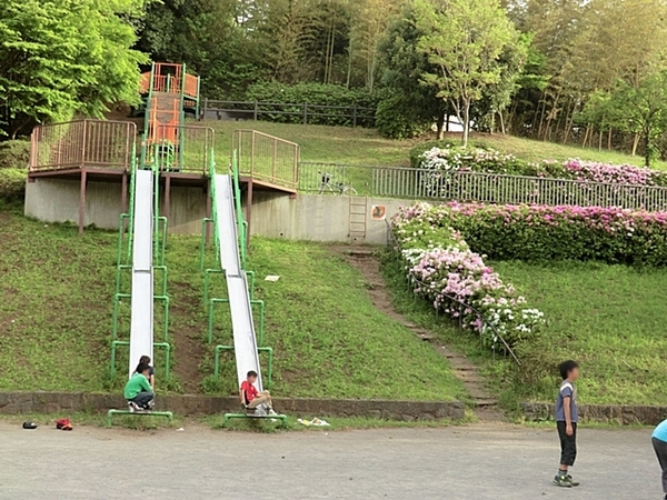 都筑区新築戸建カースペース2台長期優良住宅床暖房(折田不動公園)