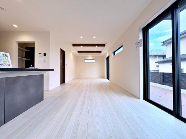 都筑区新築戸建カースペース2台長期優良住宅床暖房