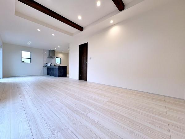 都筑区新築戸建カースペース2台長期優良住宅床暖房