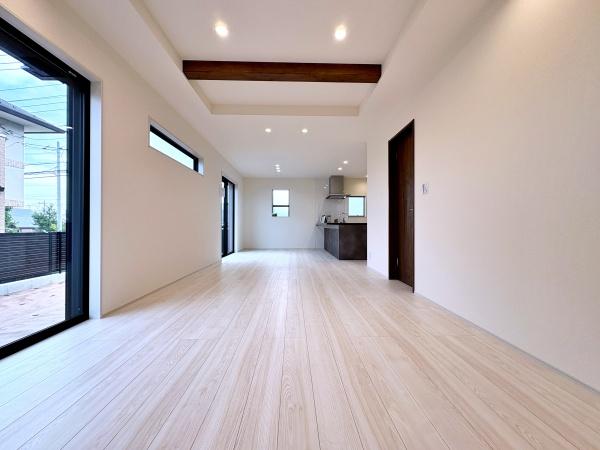 都筑区新築戸建カースペース2台長期優良住宅床暖房