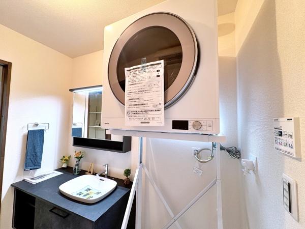 都筑区新築戸建カースペース2台長期優良住宅床暖房