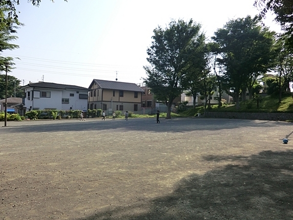 【1号棟】保土ケ谷区新築戸建納戸×2LDK18帖以上(富士見台公園)