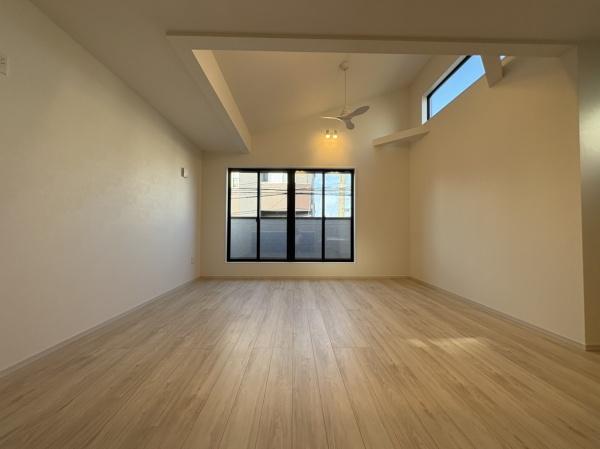 【1号棟】保土ケ谷区新築戸建納戸×2LDK18帖以上