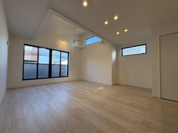 【1号棟】保土ケ谷区新築戸建納戸×2LDK18帖以上