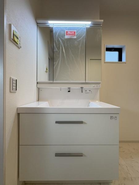 【1号棟】保土ケ谷区新築戸建納戸×2LDK18帖以上