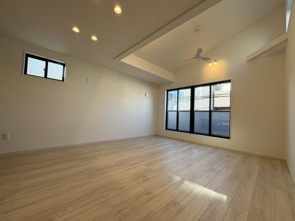 【1号棟】保土ケ谷区新築戸建納戸×2LDK18帖以上