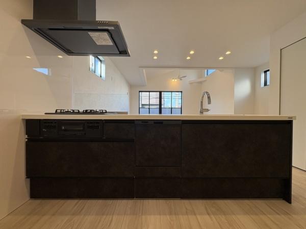 【1号棟】保土ケ谷区新築戸建納戸×2LDK18帖以上