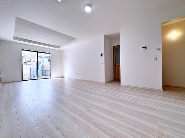 【1号棟】茅ヶ崎市新築戸建カースペースLDK20帖以上