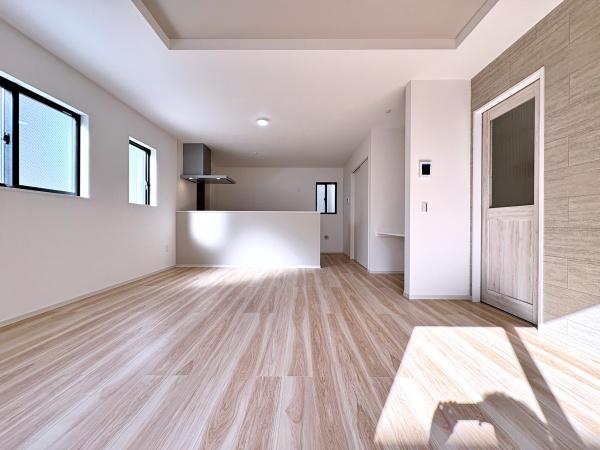 【2号棟】茅ヶ崎市新築戸建カースペース折上天井WIC