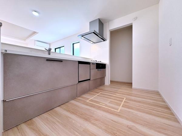 【2号棟】茅ヶ崎市新築戸建カースペース折上天井WIC