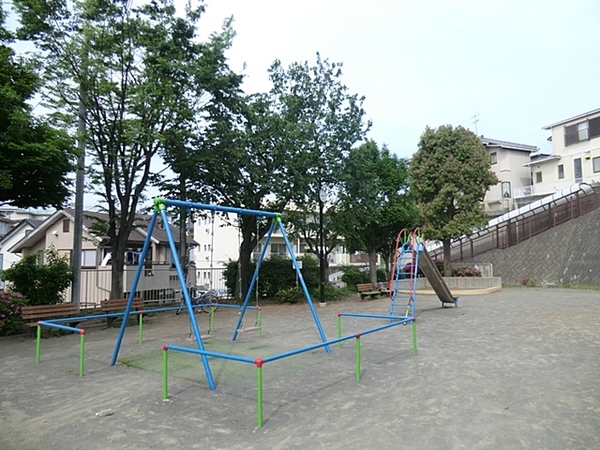 横浜市港南区新築戸建　LDK19帖　大型WIC　カースぺ(上永谷第三公園)