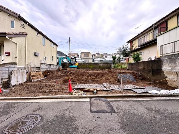 港南区新築戸建カースペース2台整形地LDK20帖