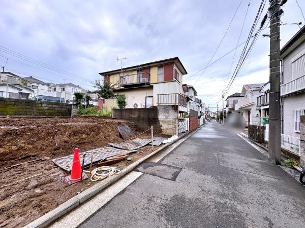 港南区新築戸建カースペース2台整形地LDK20帖
