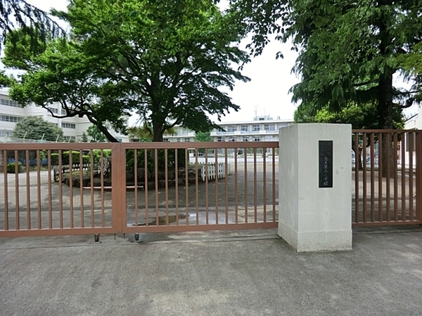 【2号棟】町田市新築戸建　駐車2台　WIC　パントリー(町田市立忠正第三小学校)