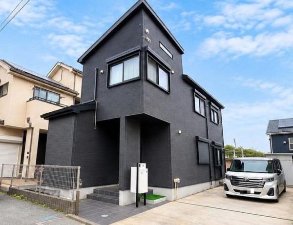綾瀬市中古戸建2台駐車可全居室6帖以上