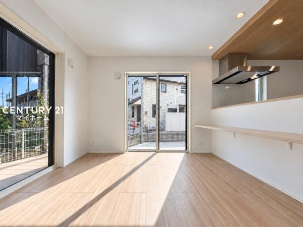 【1号棟】藤沢市新築戸建駅徒歩8分ウッドデッキ