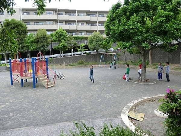 レクハイム杉田【LDK22帖以上駅徒歩4分賃料収入】(杉田三丁目公園)
