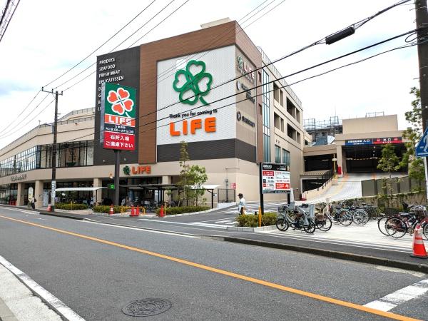 フェアロージュガーデンズ川崎(ライフ川崎塚越店)