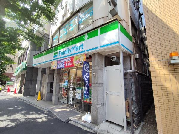 クレッセント目白(ファミリーマートシンヤ雑司が谷店)
