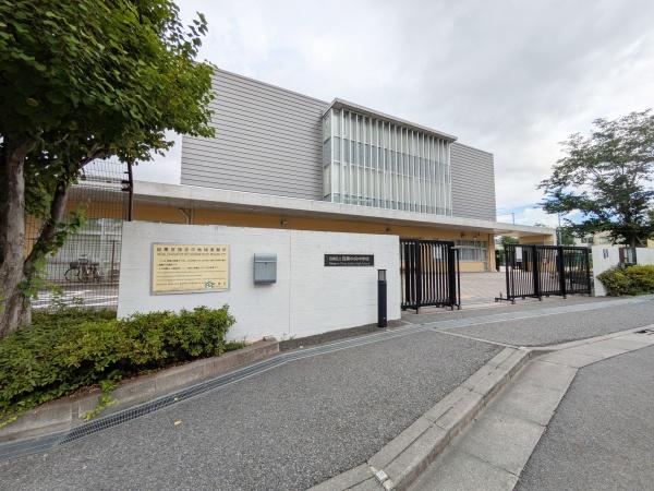 目黒区中目黒５丁目の新築一戸建(目黒区立目黒中央中学校)