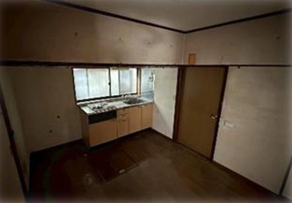 足立区六月２丁目　中古一戸建て