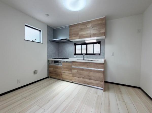 足立区本木２丁目　中古一戸建て