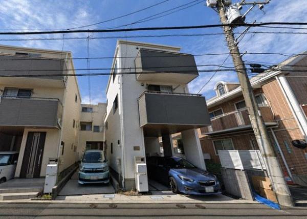 足立区六月２丁目　中古一戸建て