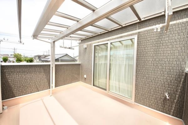 草加市稲荷３丁目の中古一戸建て