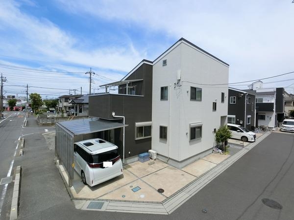 草加市稲荷3丁目　中古一戸建て