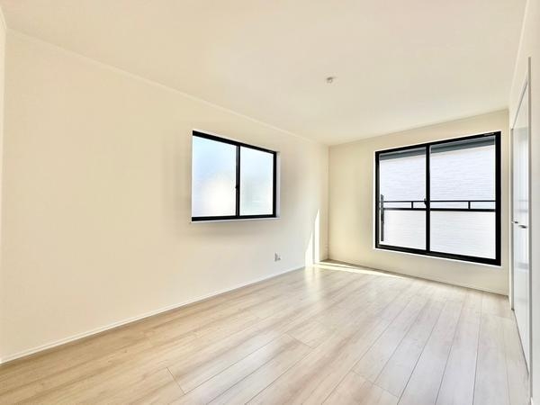 草加市吉町２丁目　新築一戸建て　1号棟
