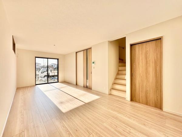 草加市手代3丁目　新築一戸建て　5号棟