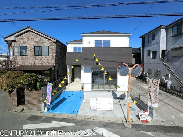 草加市稲荷5丁目　新築一戸建て　3期