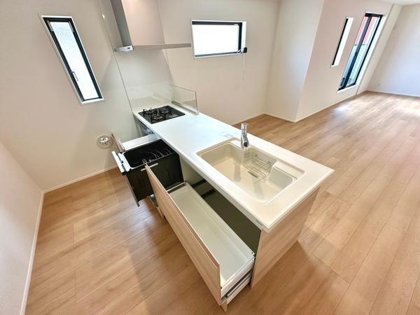 草加市高砂1丁目　新築一戸建て　III
