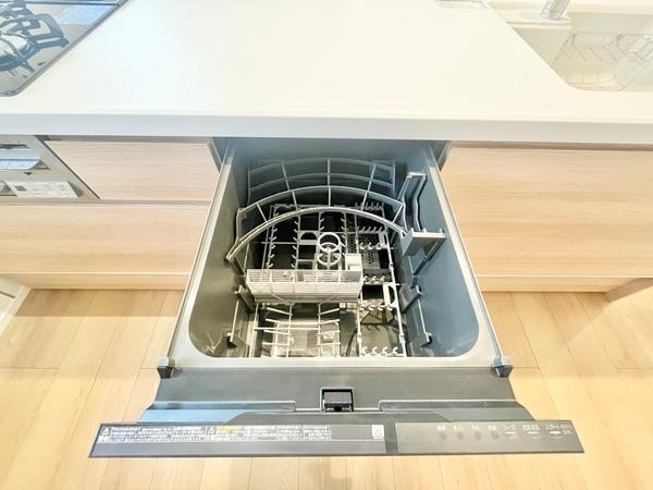 草加市高砂1丁目　新築一戸建て　III