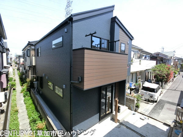 草加市氷川町　新築一戸建て