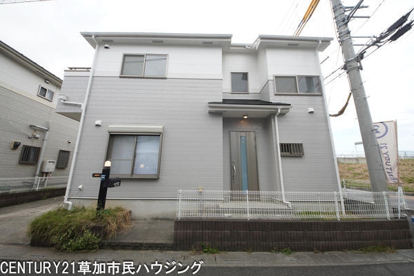草加市長栄1丁目　中古一戸建て
