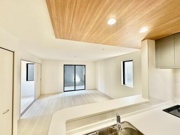 草加市松江3丁目　新築一戸建て　2号棟