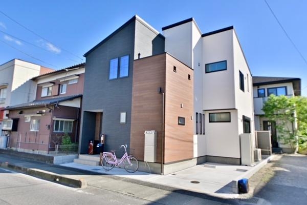 草加市稲荷６丁目　中古一戸建て